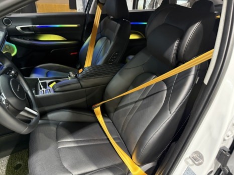 쏘나타 디엣지 컬러 안전벨트 시공으로 밋밋한 실내에 포인트 추가 시공 / 천안시 동남구