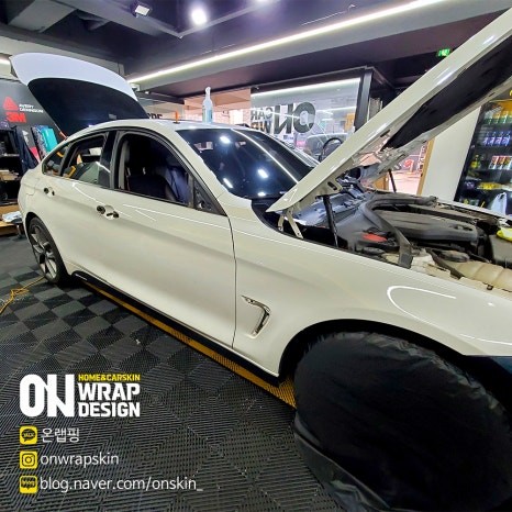 부천랩핑, BMW 4시리즈 전체랩핑, PET 브리티시 그린 카멜레온 색상으로 전체랩핑, 고광택 전체랩핑 시공기.