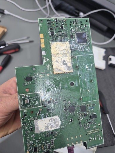 BMW G07 X7 샤크안테나 TCB 모듈 침수 점검 및 수리 대구 오디쎄이 컴퍼니