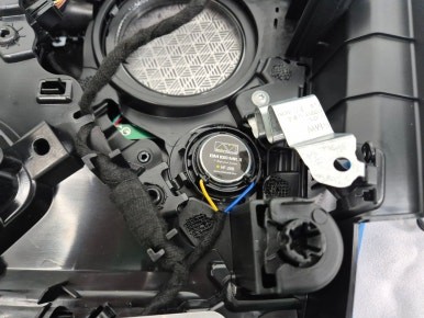 BMW G60 530i 회오리 풀 커버 앰비언트와 스피커 튜닝으로 실내 분위기와 사운드 디자인