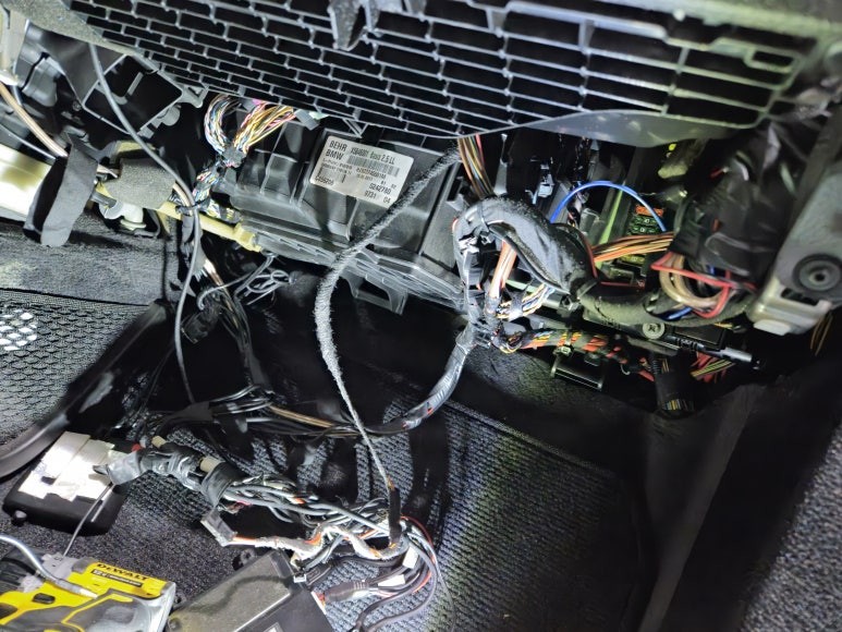 [대구 오디쎄이]BMW F10 520D 사제 네비게이션 정리 탈거