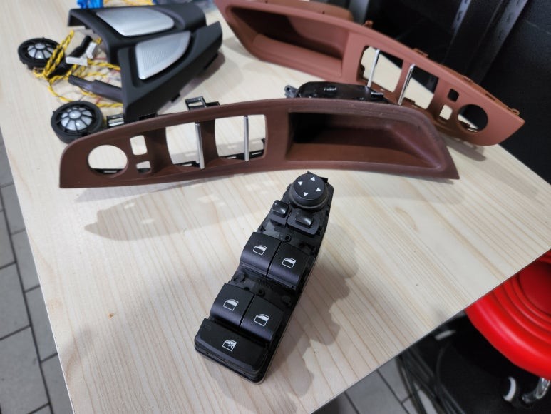 대구 오디쎄이 BMW F10 앰비언트 트위터 스피커 도어 손잡이 교체 카오디오
