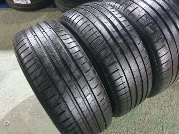 245 40 19 275 35 19 피렐리 피제로 PZ4 중고타이어 한대분 BMW 5시리즈 벤츠 E클래스 CLS 등등 차량 입니다 / 경기 포천 소흘