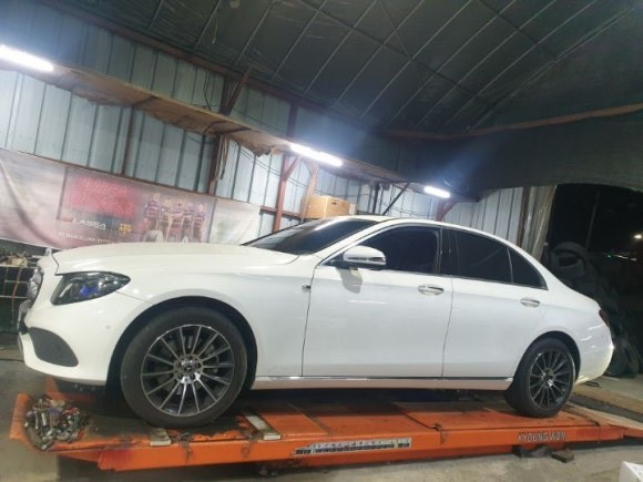 벤츠 마차 AMG 18인치 래프리카 휠타이어 중고 E클래스 c클래스 장착가능 / 경기 포천 소흘
