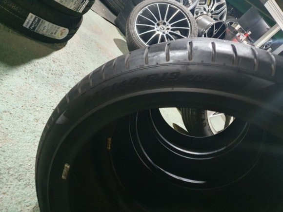 245 40 19 275 35 19 피렐리 피제로 PZ4 중고타이어 한대분 BMW 5시리즈 벤츠 E클래스 CLS 등등 차량 입니다 / 경기 포천 소흘