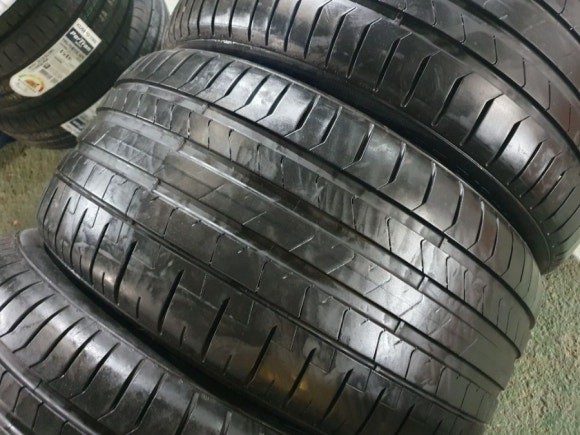 245 40 19 275 35 19 피렐리 피제로 PZ4 중고타이어 한대분 BMW 5시리즈 벤츠 E클래스 CLS 등등 차량 입니다 / 경기 포천 소흘