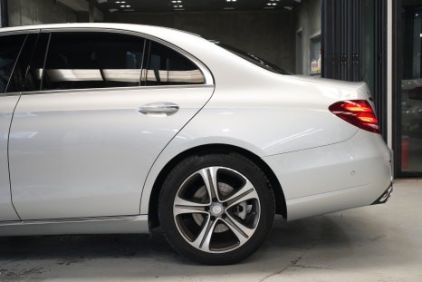 벤츠 E300 뒤휀더, 뒤범퍼, 라이트 사고수리 보험수리 후기