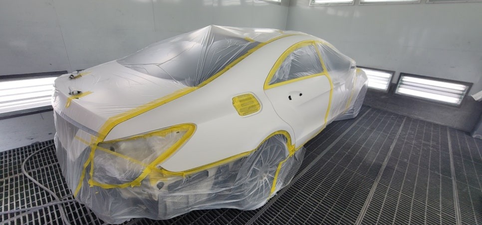 벤츠 CLS 400 / 판금도색 / 뒤 도어, 뒤 범퍼, 쿼터 패널, 사이드스커트/ 수입차 전문 1급 공업사