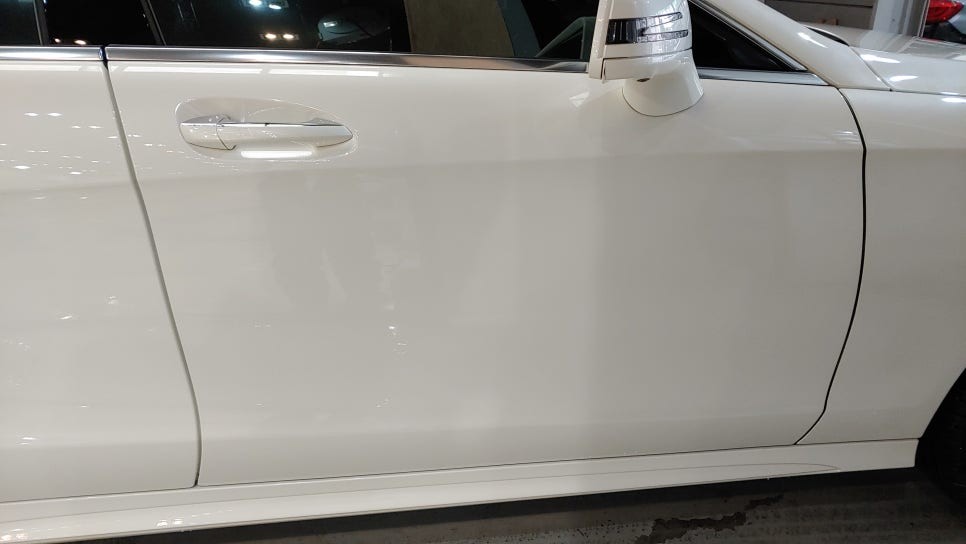 벤츠 CLS 400 / 판금도색 / 뒤 도어, 뒤 범퍼, 쿼터 패널, 사이드스커트/ 수입차 전문 1급 공업사