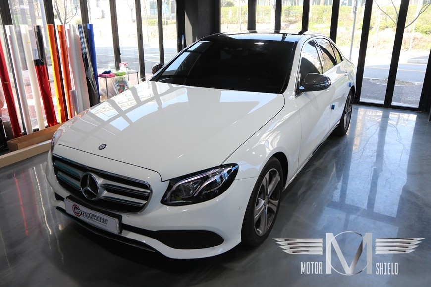 벤츠 E220d 루프스킨 & 사이드미러 + 실내 리얼카본 by 대전 모터쉴드 / 대전 유성구