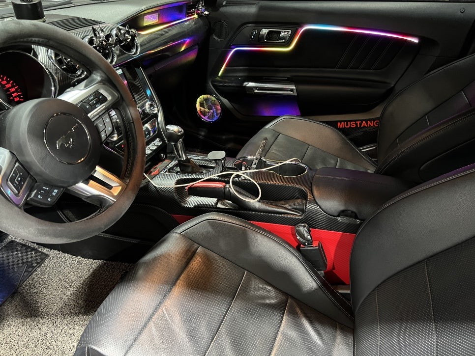 존재감 넘치는 포드 머스탱 엠비언트 송풍구 튜닝 / 인천 남동구