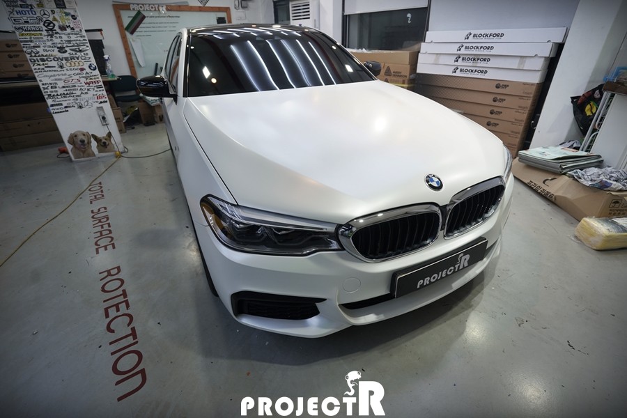 BMW 5시리즈 520d 에이버리 사틴화이트펄 전체 랩핑 by 인천 자동차 래핑 전문 프로젝트R / 부천 원미구 상동