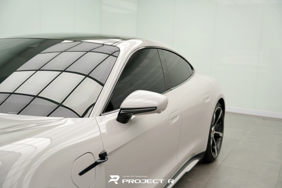 포르쉐 타이칸 4S 전체 랩핑, 비닐프로그 브라이트 그레이 시공, 부천 포르쉐 랩핑 프로젝트알 / 부천 원미구 상동