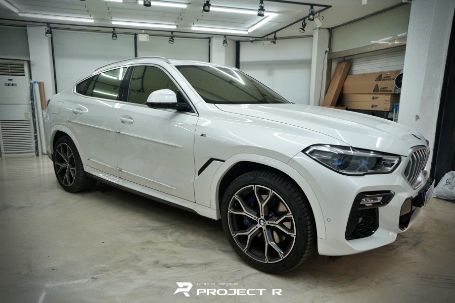 BMW X6 사틴 펄 프로즌 바닐라 전체 랩핑 및 크롬죽이기 시공, 부천랩핑 프로젝트알