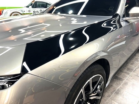 부산 자동차 랩핑 BMW I7 듀오톤(투톤) + 코치라인 고광택 필름으로 차량의 스타일 변화시키기!