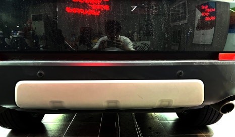 부산 자동차랩핑 랜드로버 디스커버리 스포츠 부분 랩핑, 크롬죽이기(크롬딜리트)를 통해 블랙팩 룩으로 만들어보세요!
