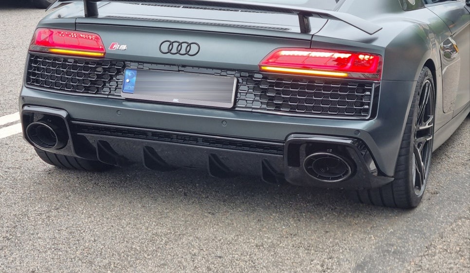 서울/부산 아우디 R8 퍼포먼스 리어 범퍼 튜닝 배기라인까지 신형개조 완료! / 부산 해운대