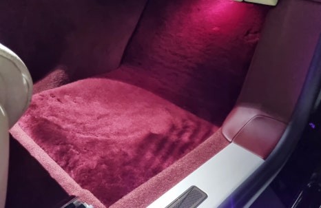 [서울 부산 벤틀리 바닥매트 교체] 컨티넨탈 플라잉스퍼 버건디 램스킨 교체로 고급스러운 실내 완성 / 부산 해운대