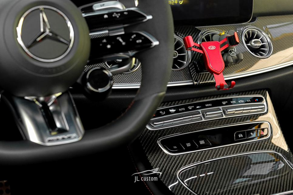 벤츠 E 클래스 E53 AMG 세련된 리얼 카본 콘솔 교체 시공! / 대전 서구, 세종, 청주, 천안