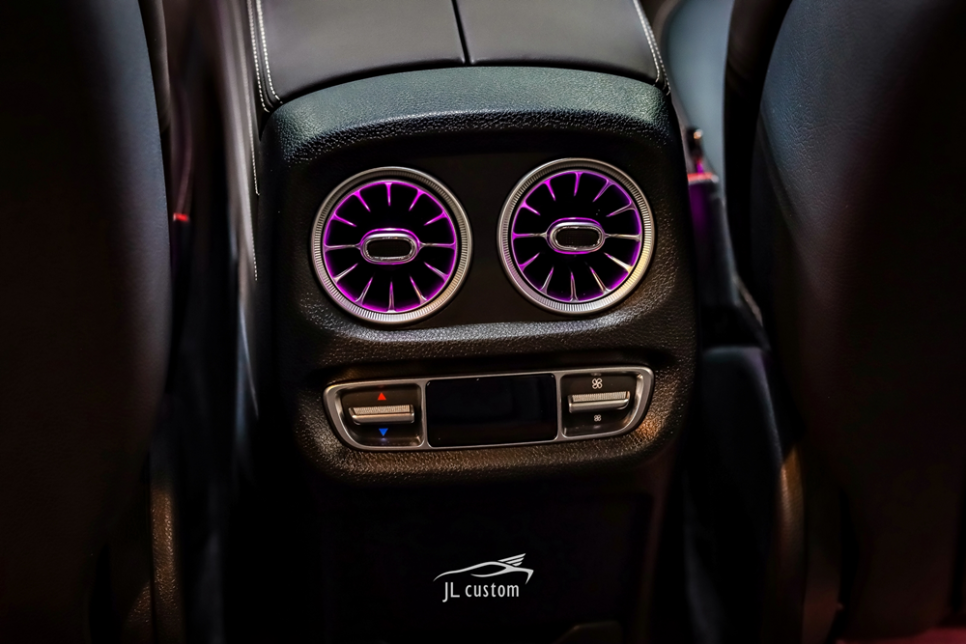 벤츠 지바겐 G63 AMG 화려한 퍼포먼스를 만족시켜 줄 송풍구 엠비언트!