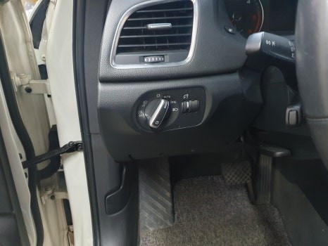 아우디 Q3 비노출 아크릴 자동차 엠비언트 시공 (은평구) / 서울 은평구