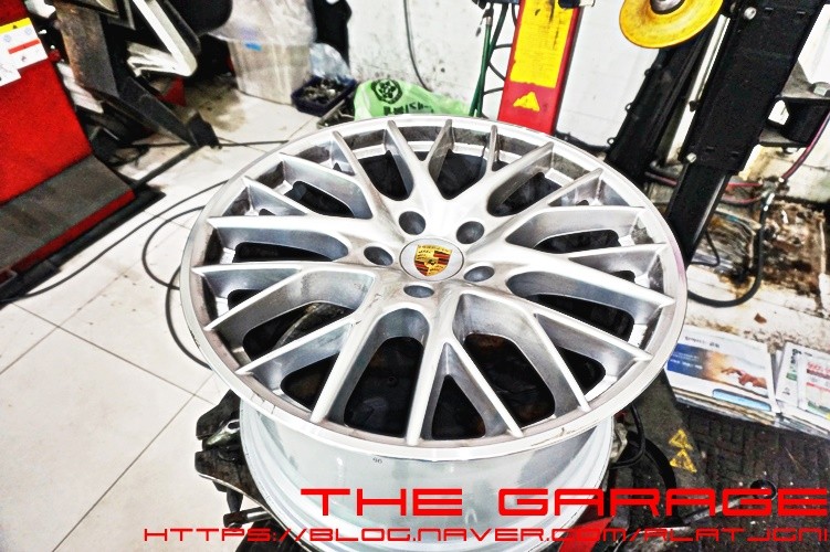 대전세종휠도색 대전휠복원 - 포르쉐 파나메라 신형휠 티타늄건메탈 도색작업 인스톨 / 대전 유성 화암동