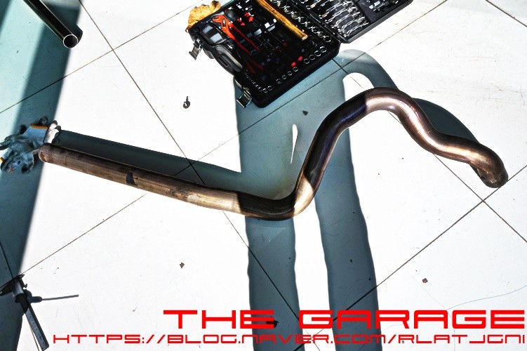 대전세종배기튜닝 대전머플러튜닝 대전듀얼머플러 대전아크라포빅 - 포드머스탱 듀얼배기 커스텀작업 인스톨 / 대전 유성 화암동