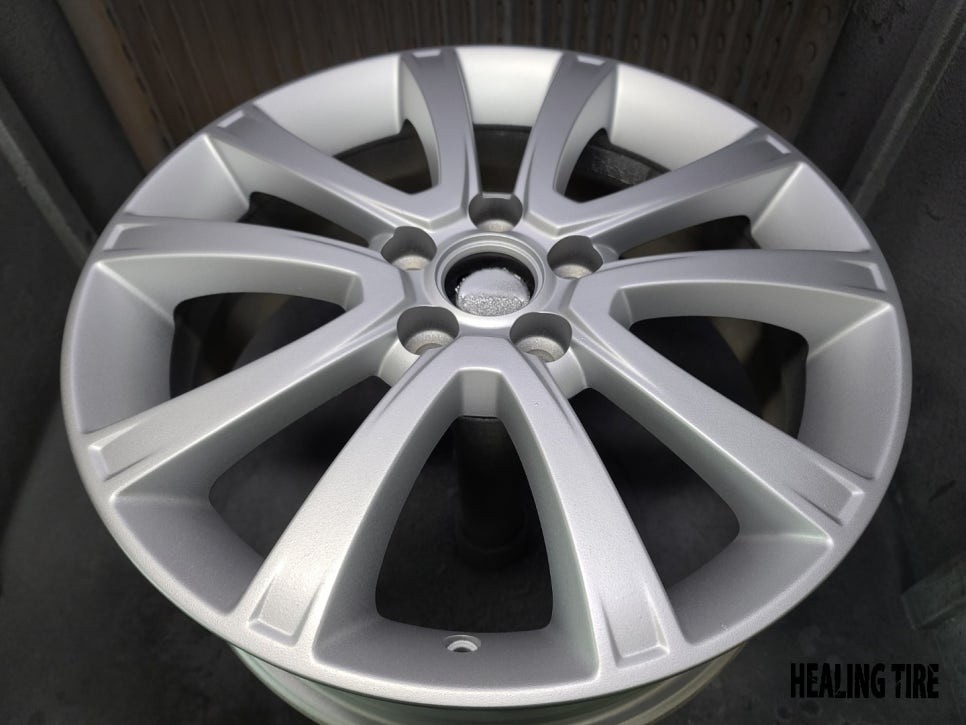 쌍용 티볼리 18인치 주차기스로 복원및 실버 도장~! 남양주휠복원 구리타이어 남양주타이어 의정부타이어 휠복원 휠수리 다산동타이어 / 남양주, 강동, 하남, 송파