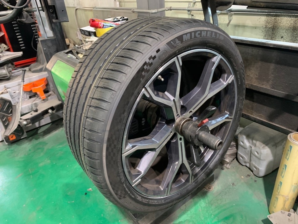 미쉐린타이어 파일럿스포츠 275/40R21 교체후기 / 남양주, 강동, 하남, 송파