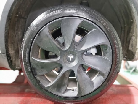 남양주 상봉 _ 테슬라모델Y 18인치 한국타이어 ion evo AS SUV 255 45 19 타이어교체 작업 _ 남양주 휠복원 / 남양주타이어교체 / 남양주타이어 / 남양주, 강동, 하남, 송파