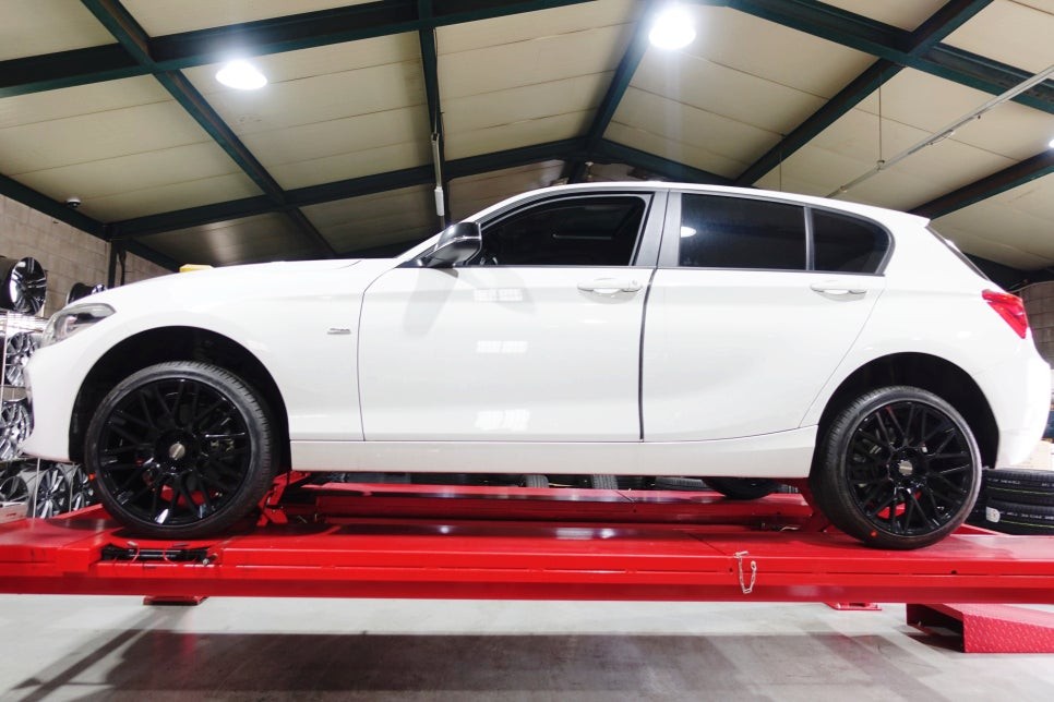 [BMW 1시리즈 휠 튜닝 18인치 모모리벤지]이태리모모/ 225 40 18/한국노블신품/이태리정품모모/MOMO/18인치/휠튜닝/BMW튜닝/BMW1시리즈/덕소/평내타이어/금곡타이어 / 남양주, 강동, 하남, 송파