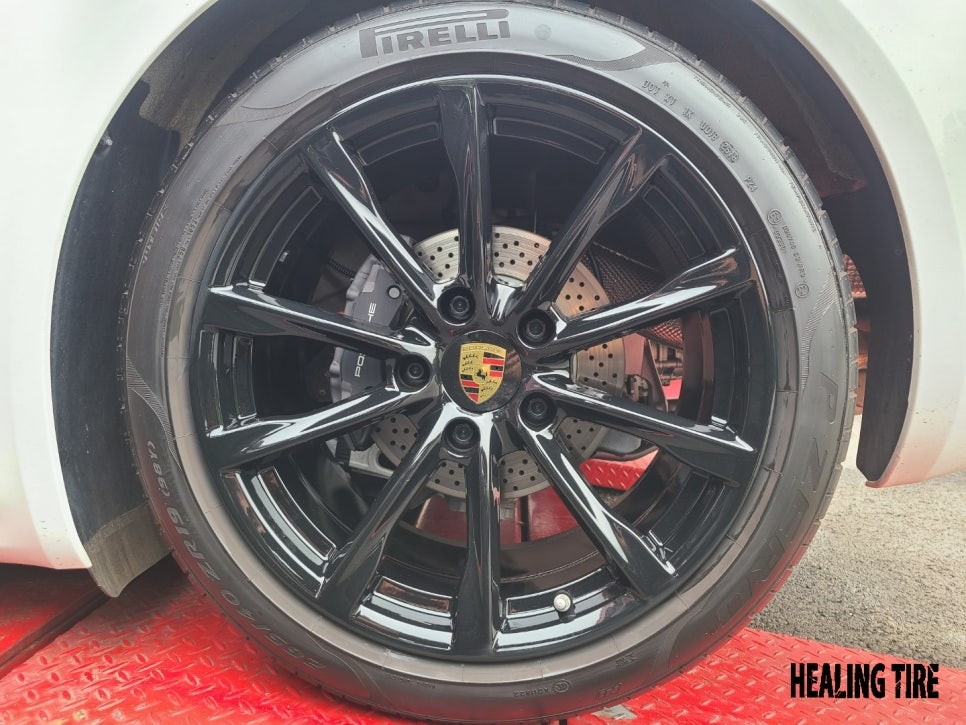 포르쉐 19인치 유광블랙 분체 도장~! 남양주휠복원 구리휠복원 남양주타이어 의정부휠복원  휠복원 휠수리 다산동타이어 / 남양주, 강동, 하남, 송파