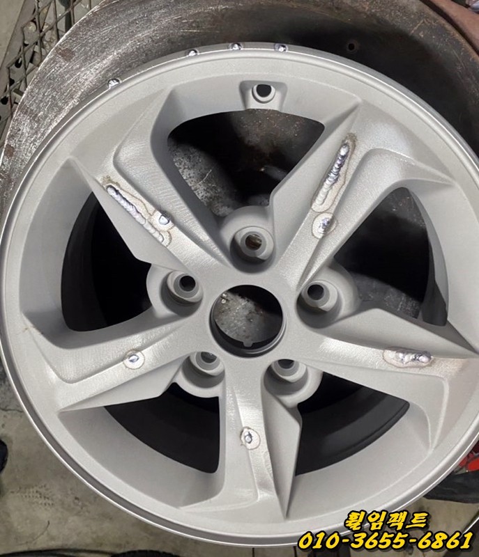 (부산휠수리/휠복원전문/휠임팩트) 아반떼MD 순정15인치 휠긁힘,휠찍힘/스포크긁힘/휠복원/휠도장작업 / 부산 사상구 감전동