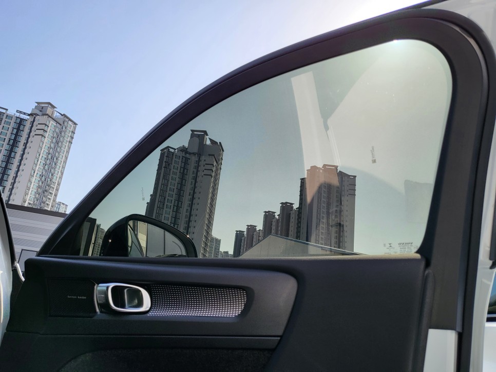 순천악동모터스 볼보의 첫 전기차, XC40 스퍼터 반사필름 시공으로 신차패키지 진행 후 출고완료! / 순천, 여수, 광양