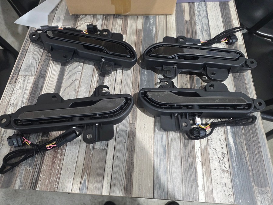 테슬라 모델y 주니퍼 변속 레버와 오토도어핸들 장착하기~! / 거창 창원