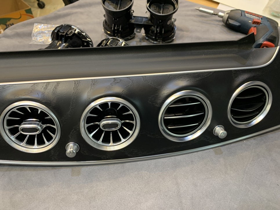 벤츠 E300 W213 엠비언트 송풍구, 엠비언트 송풍구 교체