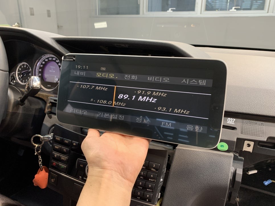 벤츠 E300 W212 안드로이드 올인원, 안드로이드 모니터