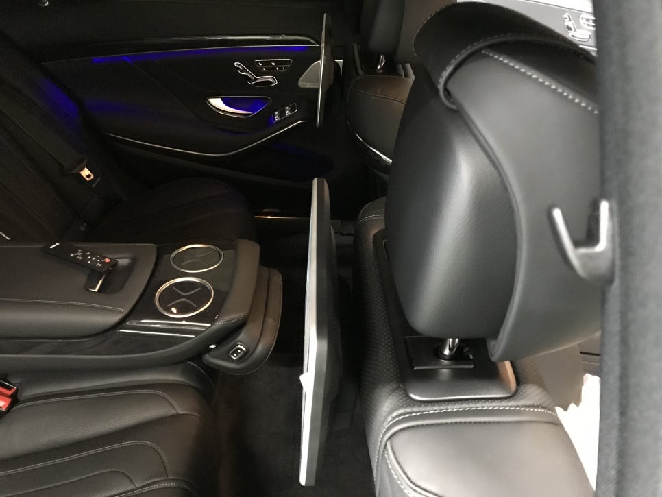 벤츠 S63 AMG 리어모니터 장착
