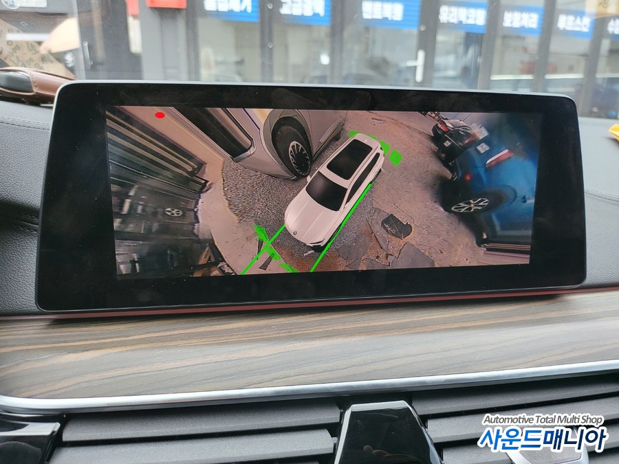 BMW 520d 어라운드뷰(슈퍼뷰) 시공과 주차녹화시간을 장시간 연장해주는 보조배터리 에코파워팩16c 장착 / 울산, 경남