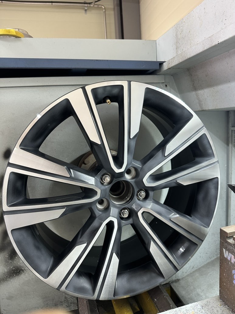 볼보 xc60 다이아컷팅휠수리 강릉휠수리.동해휠수리.삼척휠수리 / 동해시 단봉동