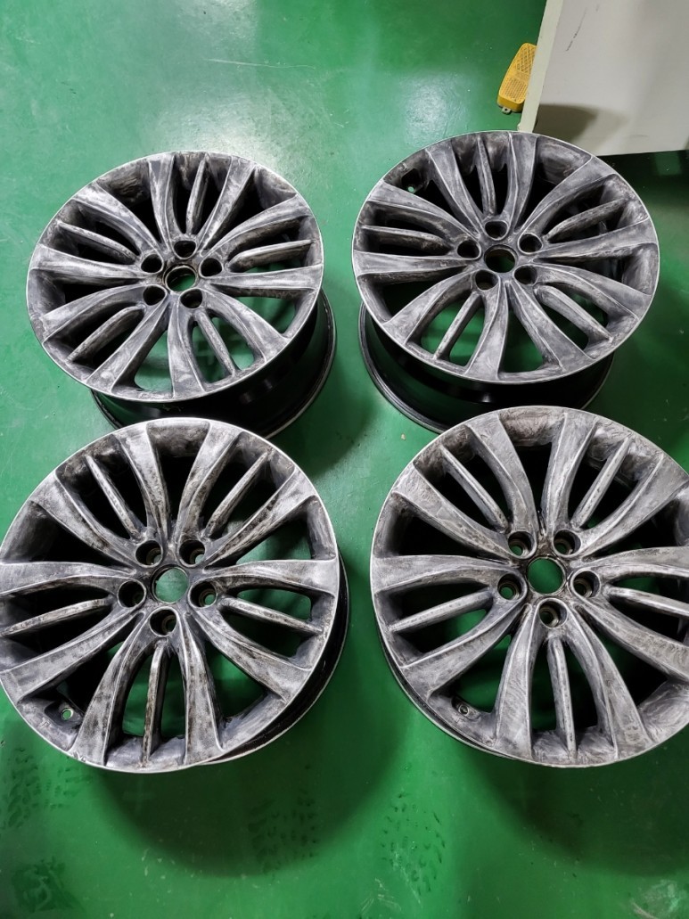 제네시스g80 휠복원 동해휠복원,강릉휠복원,삼척휠복원,태백휠복원,울진휠복원 / 동해시 단봉동