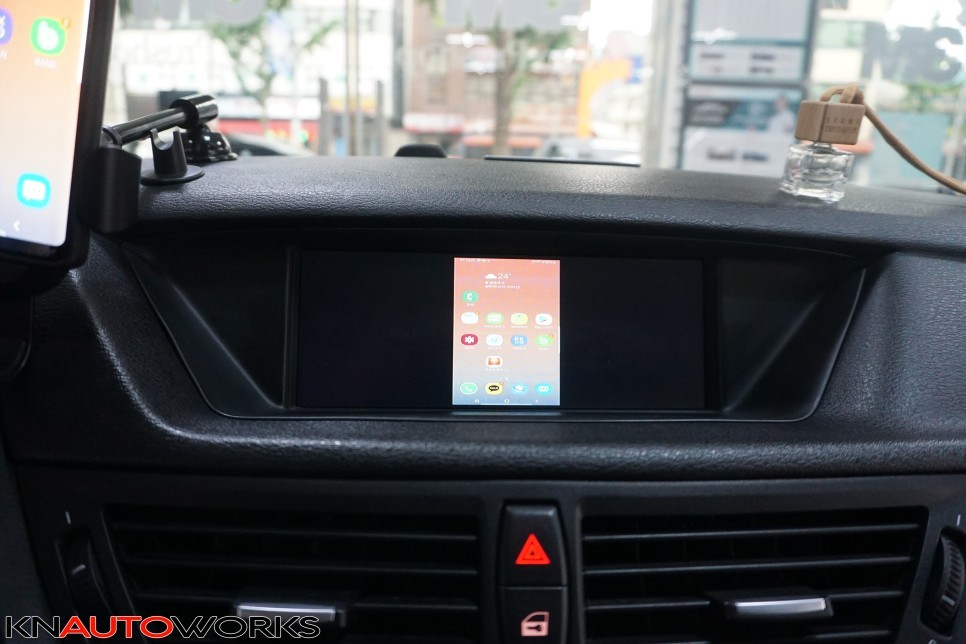 [BMW X1] AP CAST '미러링' & 큐캠 E60 '후방카메라'