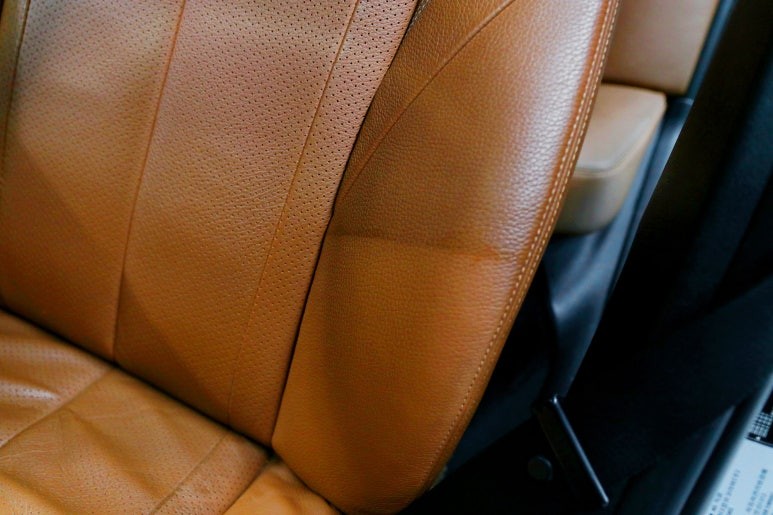 BMW 320d 가죽시트 크리닝 (브라운시트 때벗겨보기~) / 부산, 기장, 양산