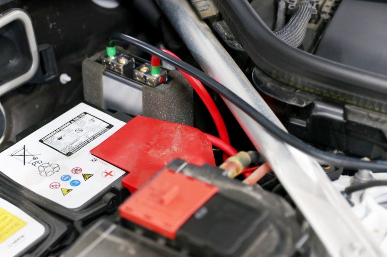 벤츠 E450 쿠페 아이파워 3600 장착 (캐패시터 장착하면 좋나요!?) / 부산, 기장, 양산