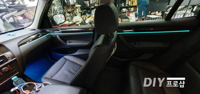 BMW X3 엠비언트 무드등 엠비언트 라이트 시공 대구 엠비언트 3세대 면발광 광섬유 전문시공점 / 대구 남산동