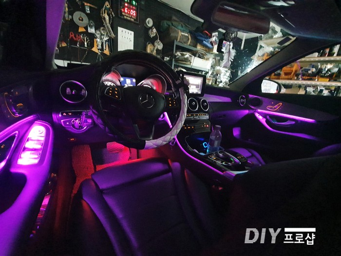 벤츠 C220 W205 엠비언트 라이트 무드등 RGB 가변 풋등 DIY 프로샵 대구 부산 경북 경남 울산 / 대구 남산동