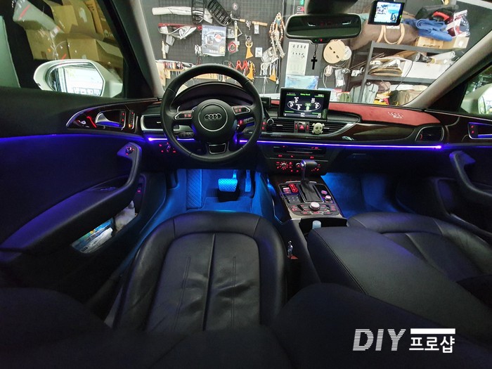 아우디 A6 순정 엠비언트 라이트 무드등 시공 RGB풋등  DIY 프로샵 대구 울산 경북 경남 부산 거제 / 대구 남산동