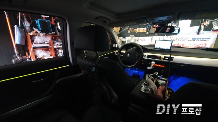 BMW E90 320D 3시리즈 스마트 엠비언트 라이트 무드등 RGB풋등 시공 대구 다이프로샵 / 대구 남산동