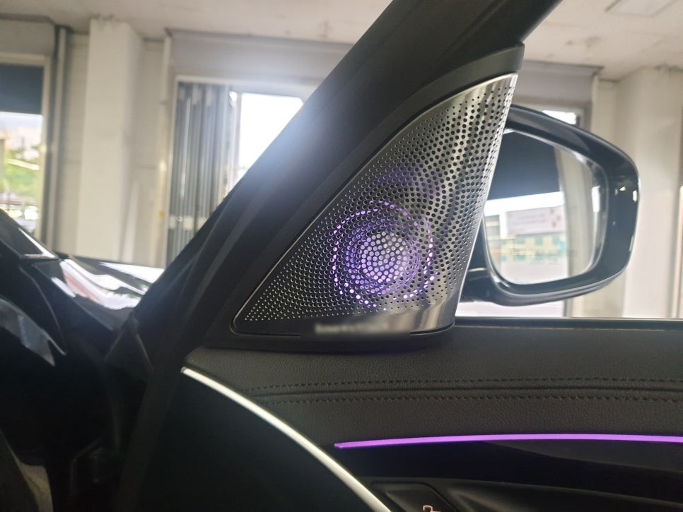 부산 BMW G30 회오리트위터 엠비언트와 본넷방음시공 / 부산 사상구