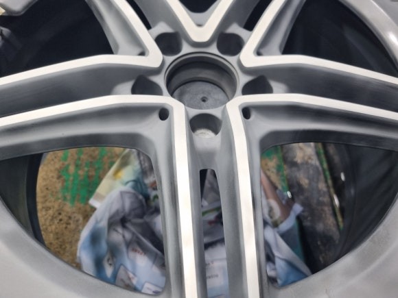휠"벤츠 A45 amg 순정 19인치 검정무광도색작업" S-wheel. 대구휠복원.